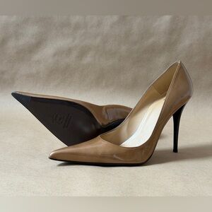 Stuart Weitzman Fever Tan Pointed Heels 12W
